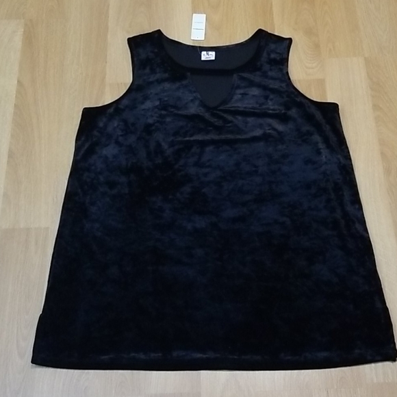 Penningtons black velvet top with cutout 1X NWT - Picture 8 of 10